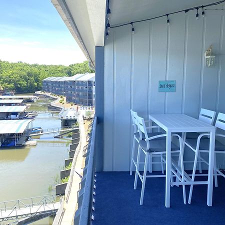 B Lakefront! Remodeled, Boat Slip, Patio Views, Pool, Boat Ramp, Wifi Osage Beach Exterior foto