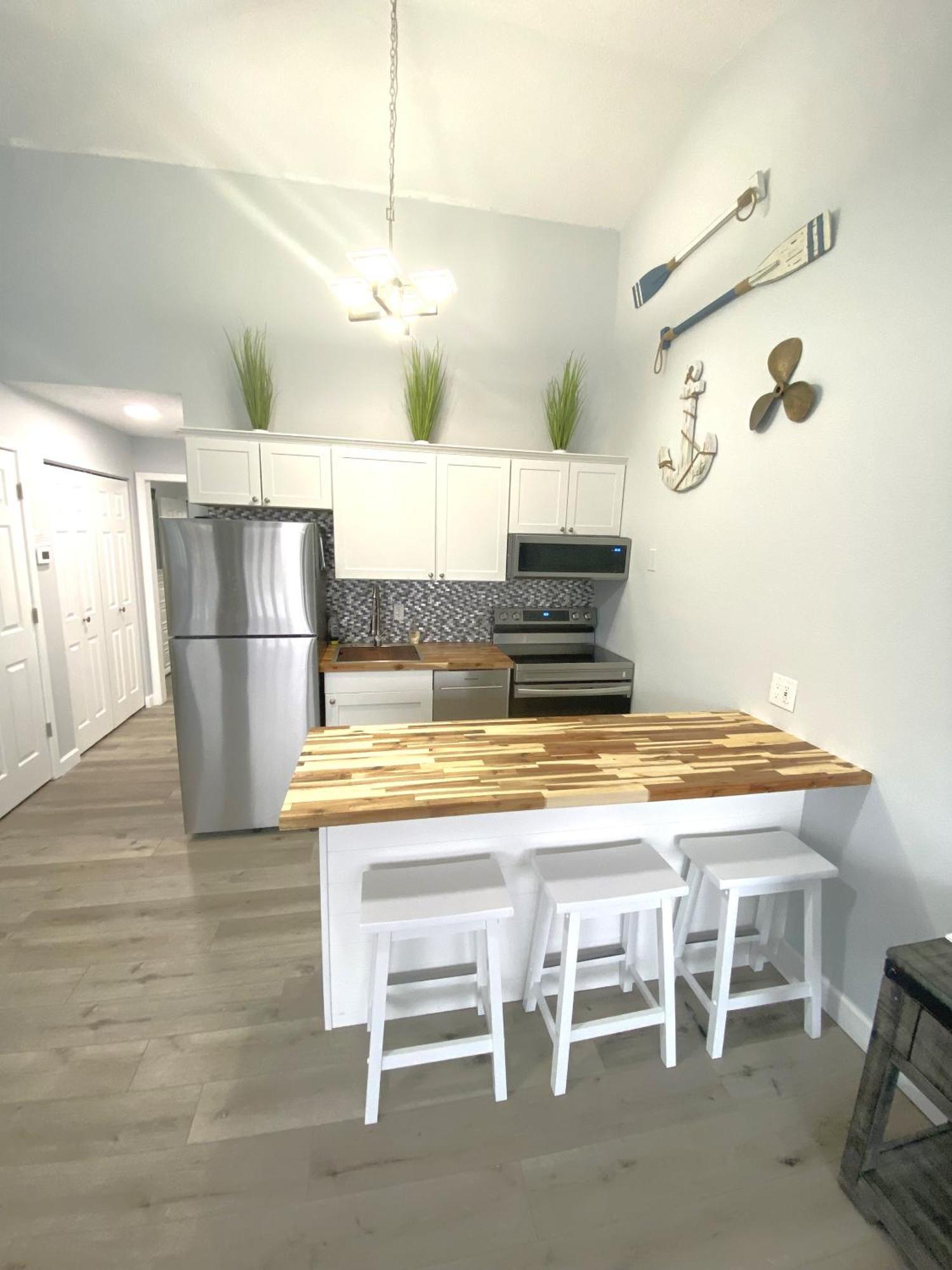 B Lakefront! Remodeled, Boat Slip, Patio Views, Pool, Boat Ramp, Wifi Osage Beach Exterior foto
