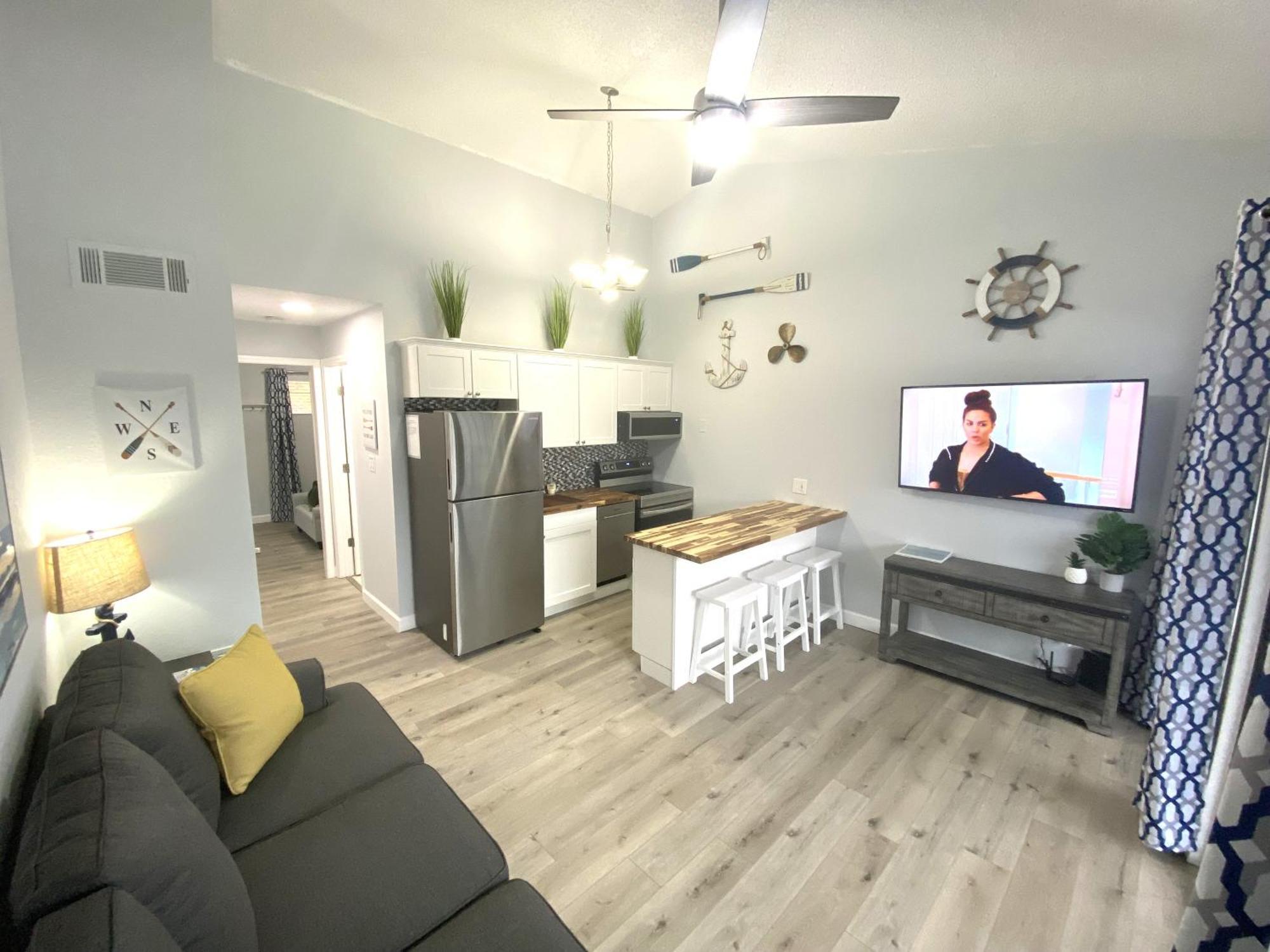 B Lakefront! Remodeled, Boat Slip, Patio Views, Pool, Boat Ramp, Wifi Osage Beach Exterior foto