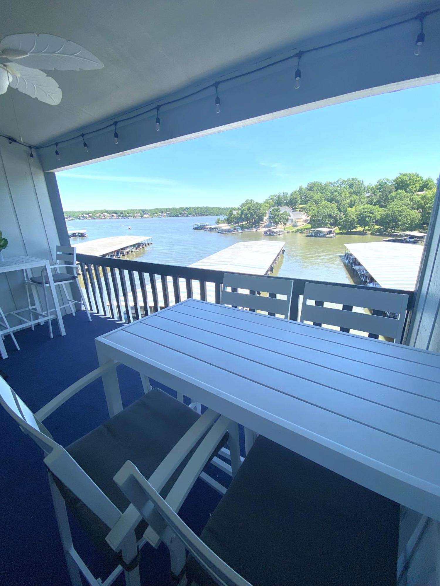 B Lakefront! Remodeled, Boat Slip, Patio Views, Pool, Boat Ramp, Wifi Osage Beach Exterior foto